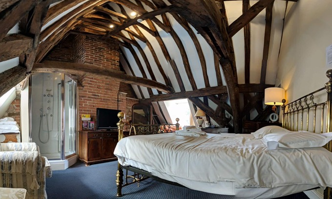 Lincoln Hotel | Bail House