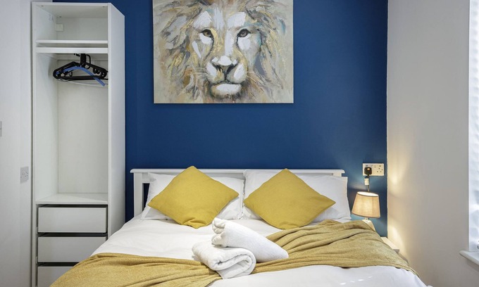 Blackpool Town Center Apartment | Bairstow Street - Studio