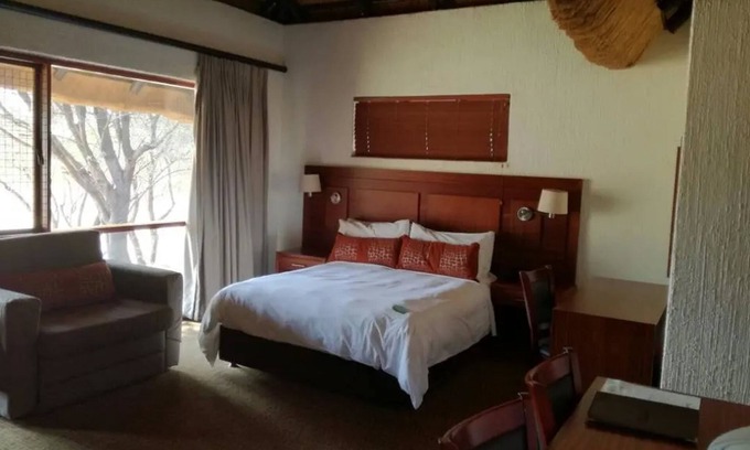 Ledig Cabin | Bakubung Self-Catering Chalets