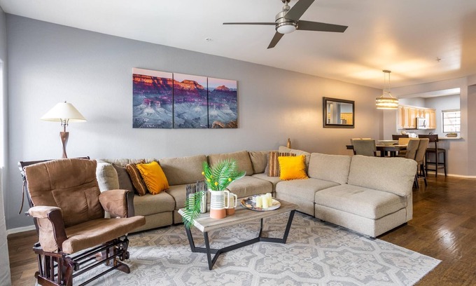 South Scottsdale Condo | Balcony, Heated Pool, Walk to Silverado Golf