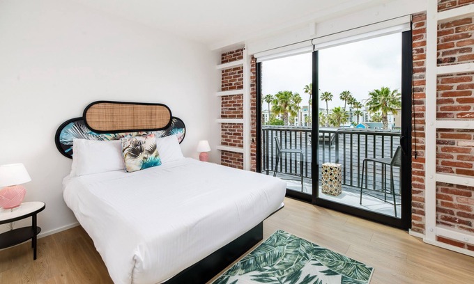 Townsite Hotel | Balcony Room 304 | The Brick Boutique Hotel