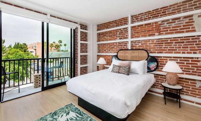 Townsite Hotel | Balcony Room 305 | The Brick Boutique Hotel