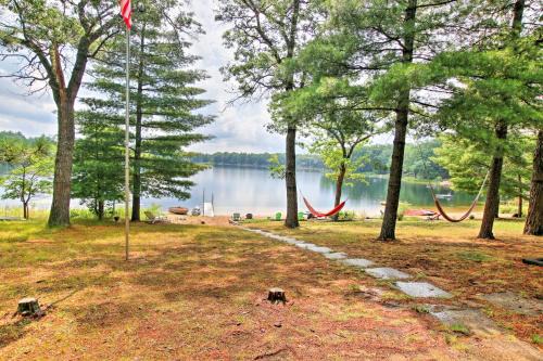 Baldwin House | Baldwin Cabin with Private Beach on Little Lake!
