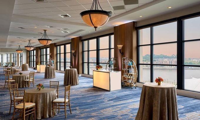 Harbor East Hotel | Baltimore Marriott Waterfront