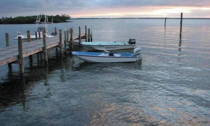 Green Turtle Cay House | Bananaquit - Spectacular House overlooking Bita Bay with a pool