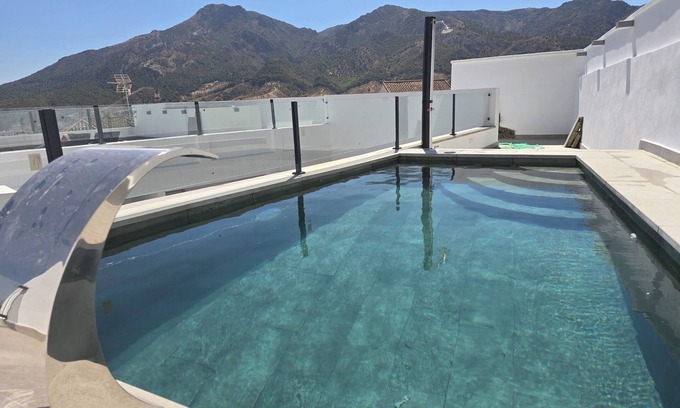 Carratraca Apartment | BANDERAS & SPA ESTUDIO HIDROMASSAGE VERA (CAMINITO DEL REY/MASSAGE ON REQUEST)