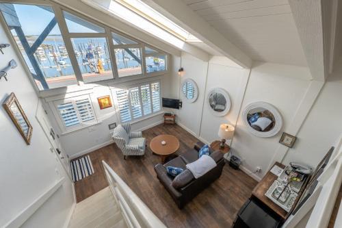 Bandon Hotel | Bandon Marina Inn