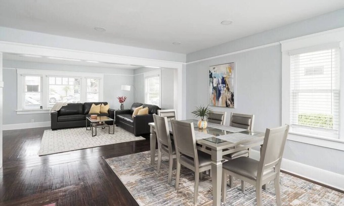 Bankers Hill Apartment | Bankers Hill Roomy Apt, 7 Min Walk to Downtown