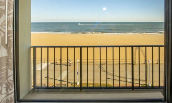 Northeast Virginia Beach Resort | Barclay Towers Resort Oceanfront Units with Oceanfront Balcony