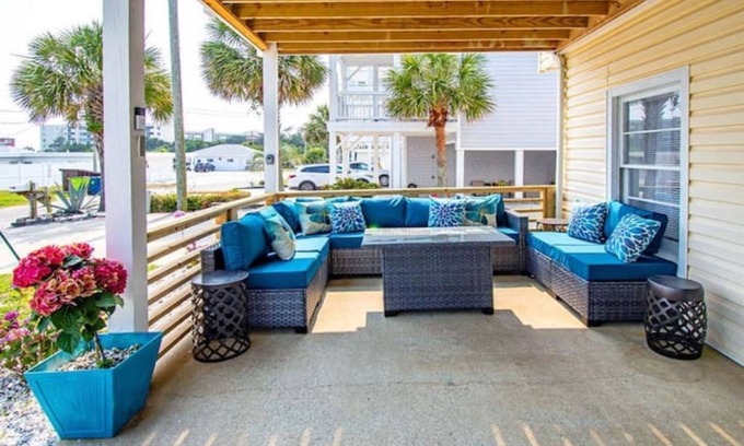 Morehead City House | Barefoot Beach South: Fantastic location, steps from sand with views of the bay!
