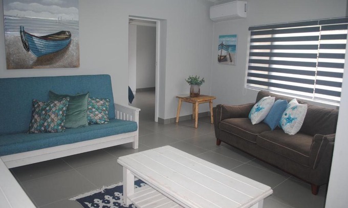 Amanzimtoti Apartment | Barefoot Bungalo