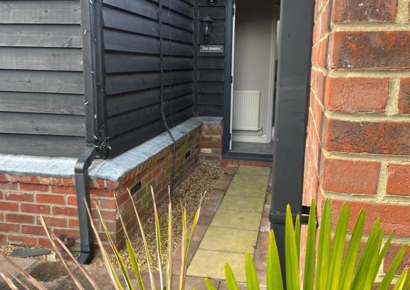 Earls Colne Apartment | Barn conversion Corner Annexe