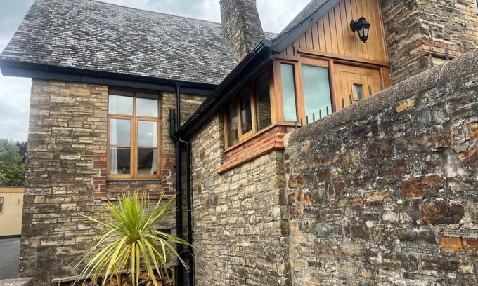 Barnstaple Apartment | Barnstaple - apartment- Sleeps 2 - Parking
