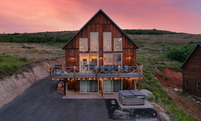 Harbor Village House | Barrel Sauna! Hot Tub! Views! Sleeps 26! Arcades!