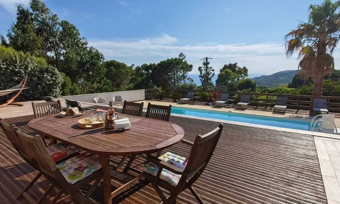 Coti-Chiavari Apartment | Bas de Villa vue mer & Piscine Privée