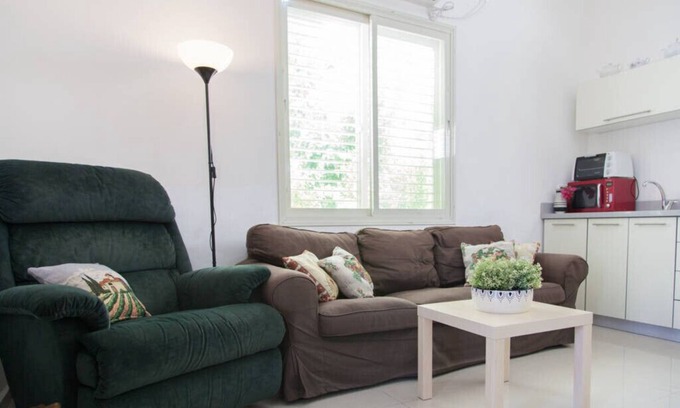 Haifa Apartment | Bat Galim Simple Living 1BR Apartment