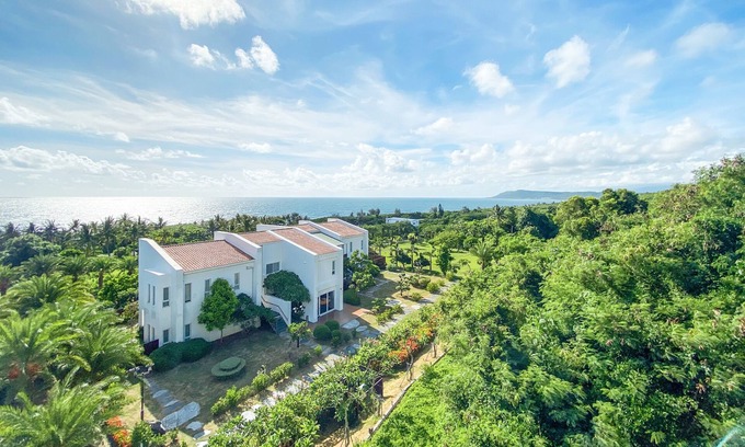 White Sand Beach Hotel | Bay Forest Boutique Hotel