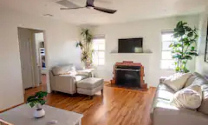 Bay Park House | Bay Park 3-bedroom 2-bath with bunkbeds