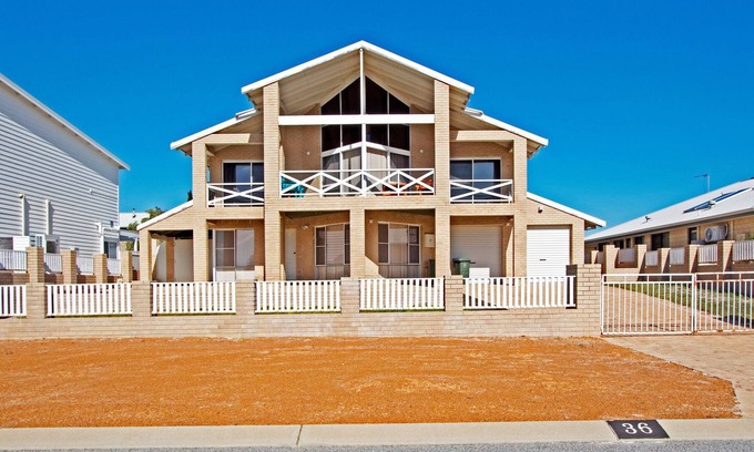 Jurien Bay House | Bay Sanctuary: 4 BR, 2 BA House in Jurien Bay, Sleeps 8