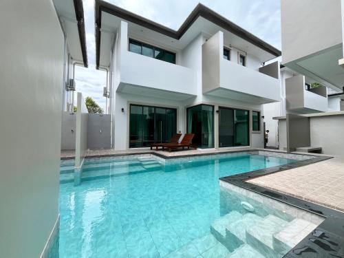 Chalong Villa | Bay Sand Villa by Jai House Phuket