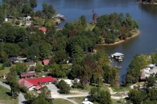 Centre Hotel | Bay Springs Country Inn & Marina