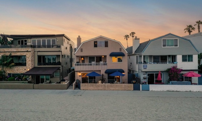 Central Mission Beach Apartment | Bay View II by AvantStay | Ocean View Mission Beach Home on the Sand!
