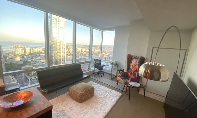 South Beach Condo | Bay View & Luxury Amenities in downtown SF!