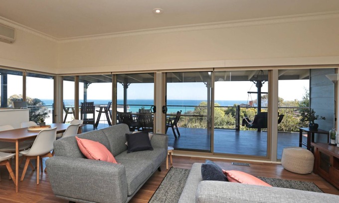 McCrae House | BAY VIEWS ON BROWNE MCCRAE