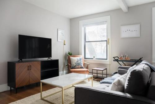 Theatre District Apartment | Bay Village Charm with 99 WalkScore with Short and Long Stays