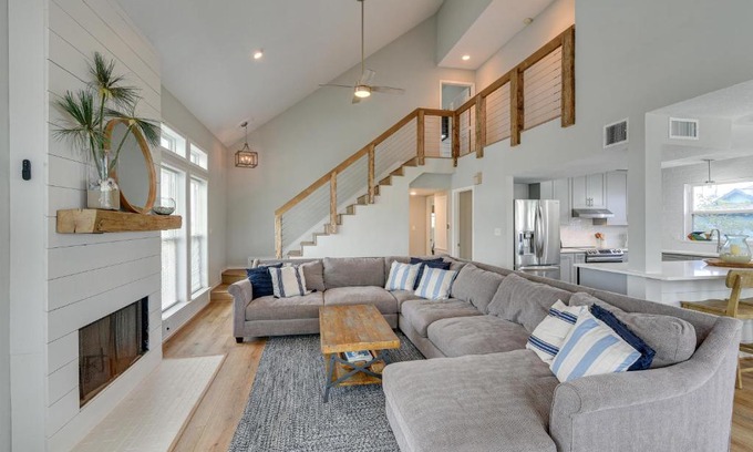 Jamaica Beach House | Bayfront Jamaica Beach House Canal Access and Decks