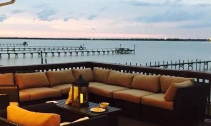 Taft House | Bayfront Oasis house! on Copano Bay in Rockport, Tx