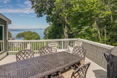 Plymouth House | Bayfront Plymouth Gem with Sunroom, Steps to Shore!