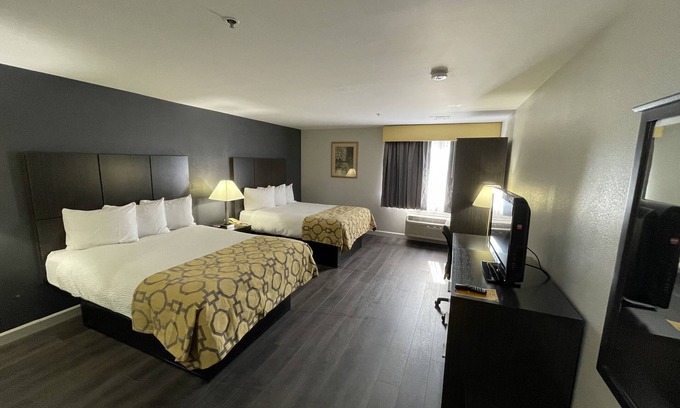 Branford Hotel | Baymont by Wyndham Branford/New Haven