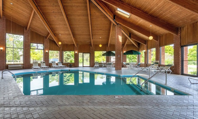 Harvard Hotel | Baymont by Wyndham Harvard