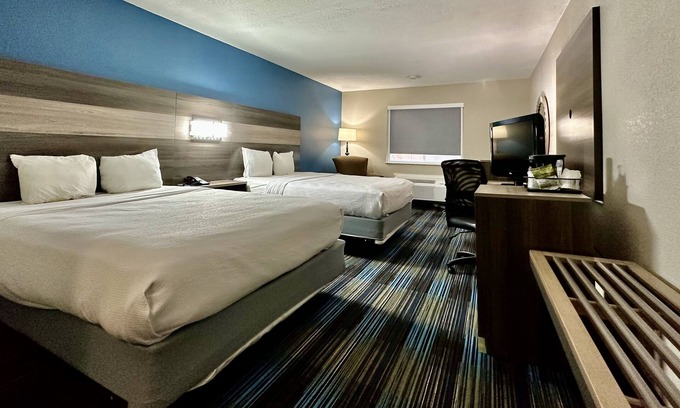 Shawnee Heights Hotel | Baymont by Wyndham Kansas City KU Medical Center