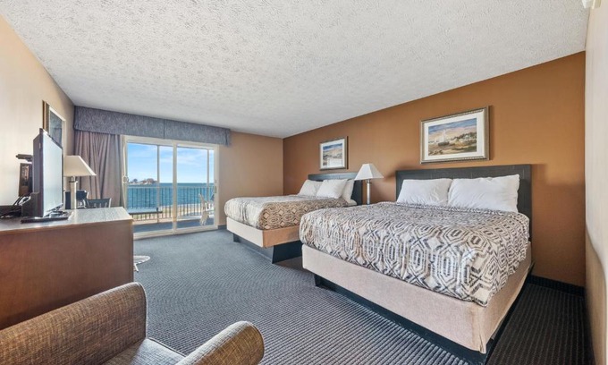 Put-in-Bay Hotel | BayShore ADA #126
