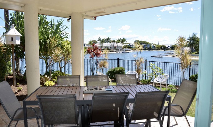 Maroochydore House | Bayz Maroochy Waters. Stunning Sunshine Coast property with kayaks.Pet Friendly!
