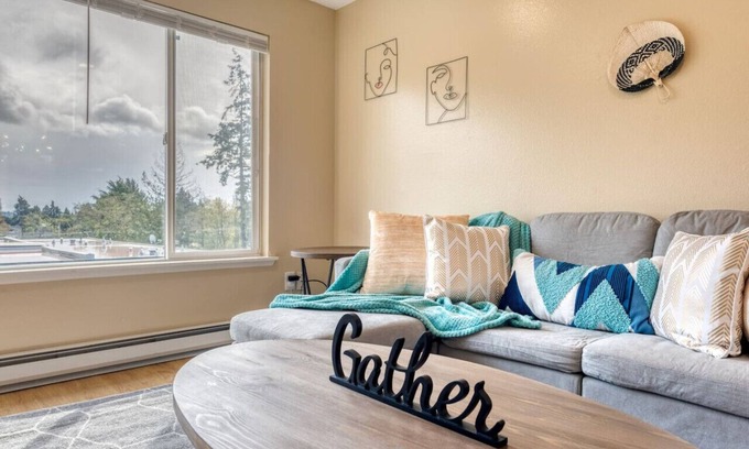 Highline Apartment | BD37 2b1b Apt Unit 4 @S Seattle close to airport