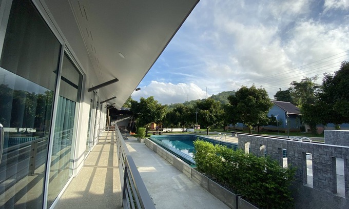 Thep Kasattri Hotel | Be Leaf Resort