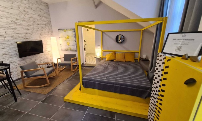 Magenta Apartment | Be Magenta, Art Home - Yellow style - Near Milano, Rho Fiera, Malpensa