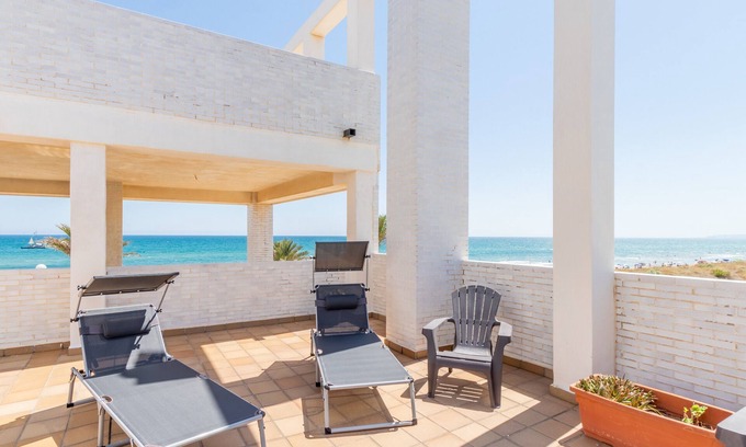 Oliva Apartment | Beach Apartment with Sea Views, Terrace and Wi-Fi