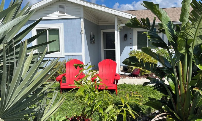 Englewood House | Beach Area retreat .with a Pool Englewood near Dearborn Street .