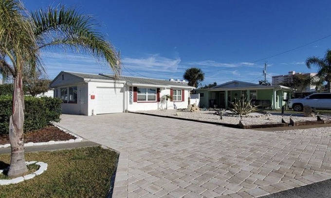 Ormond-by-the-Sea House | Beach! Beach! and more Beach!