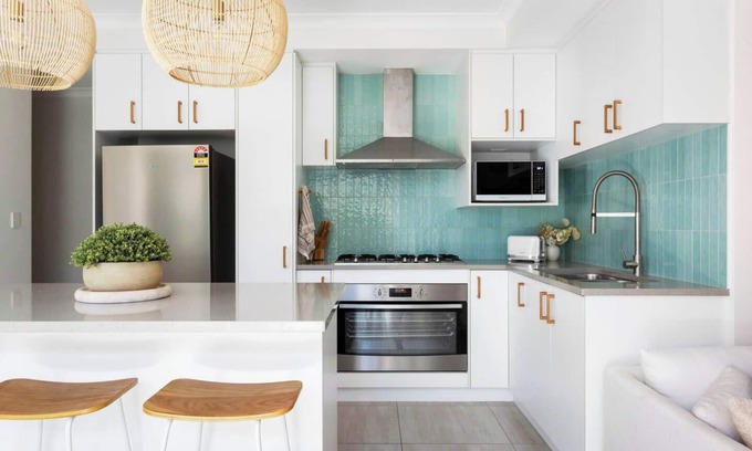 Scarborough House | Beach Bliss: Stylish Retreat & Prime Location