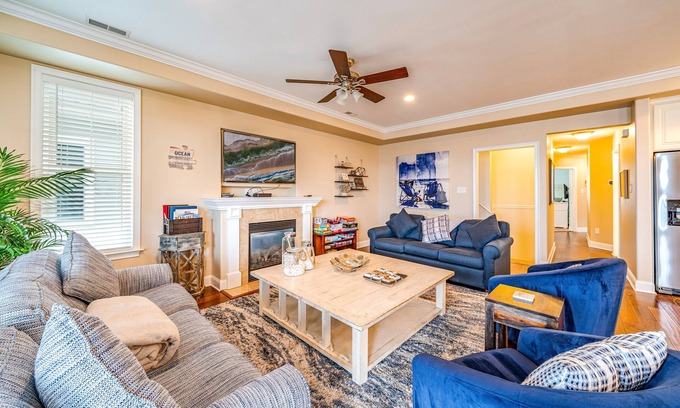 North End Condo | BEACH BLOCK! CENTER OF BOARDWALK. ARCADE AVAILABLE. Beautifully Decorated!