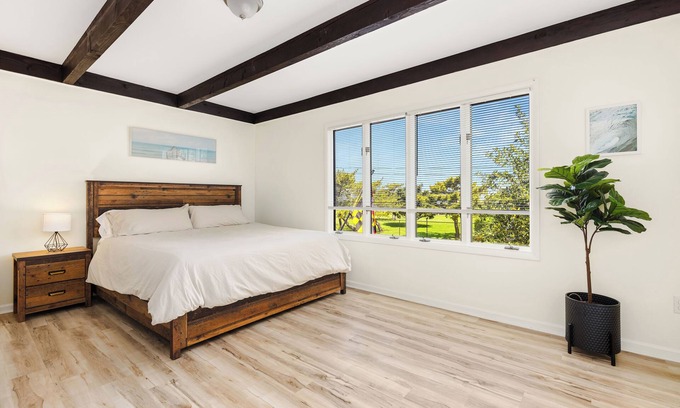 Midtown Ocean City House | Beach cart, roof and back decks, fast internet, 6 beds