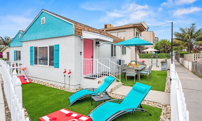 Mission Beach House | Beach Days Ahead: Mission Beach Gem-Sleeps 10!
