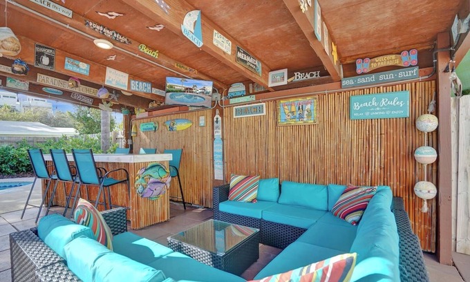 Pompano Beach House | Beach Family Tiki Villa Walk to Beach Heated Pool