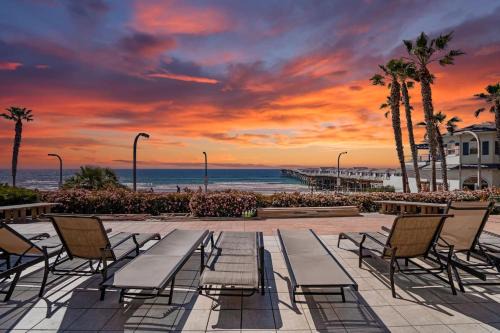 Pacific Beach House | Beach Front Bliss - Entire Condo - Crystal Pier