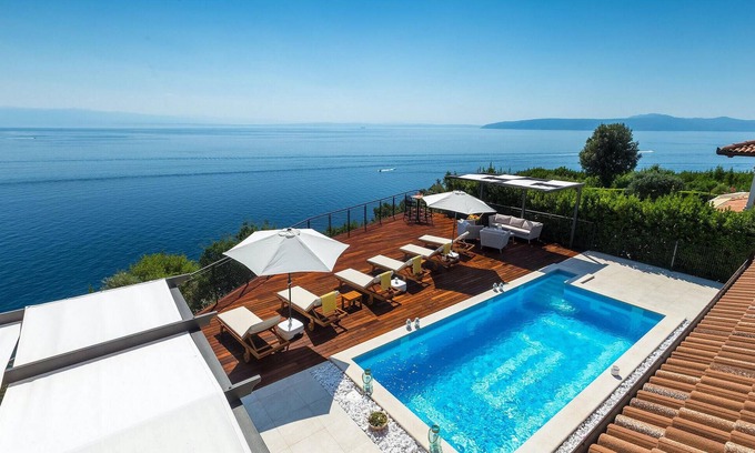 Donji Kraj House | Beach front home in Moscenicka Draga